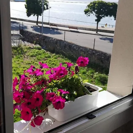 La Casucha Junto Al Mar ,ruta Espiritual * Vilagarcía de Arousa